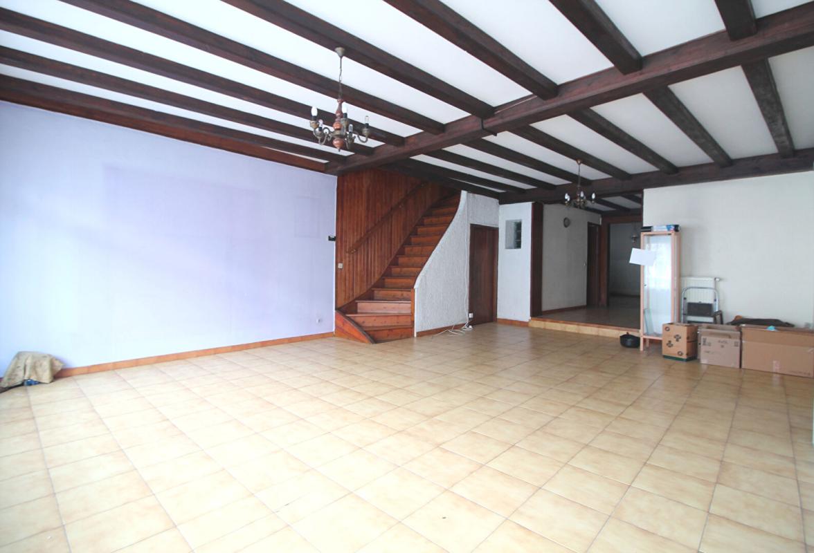 Maison de ville avec bureau et garage — Harnes